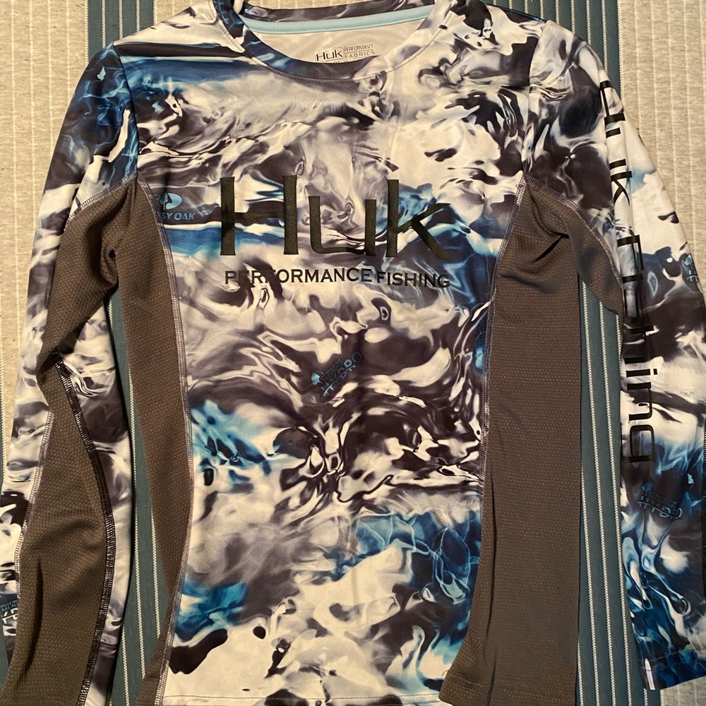 Small long sleeve HUK fishing shirt. SPF